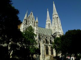 geführte Tour in Wien Ringstraße Votivkirche Gärten